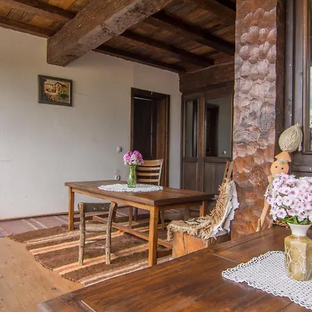 къща стара македония 2*